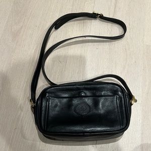 Vintage black leather Gucci shoulder bag